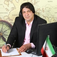 اکبر گنجی